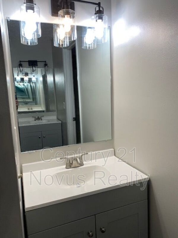 Building Photo - 735 South St