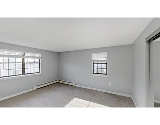 Building Photo - 18 Kenmar Dr