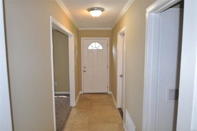 Building Photo - 2737 S Wallace Dr