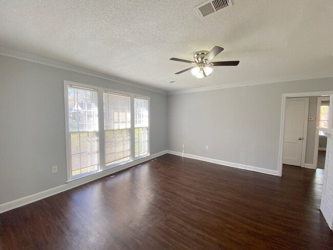 Building Photo - 722 Lydgate Rd