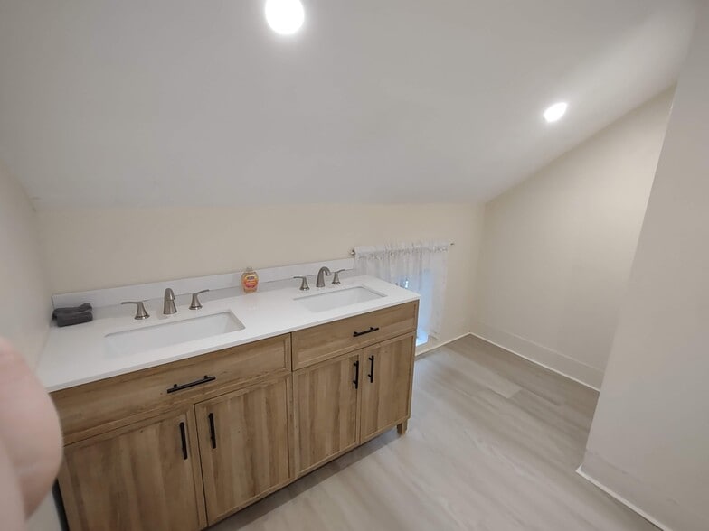 2nd floor bathroom - 273 Main St