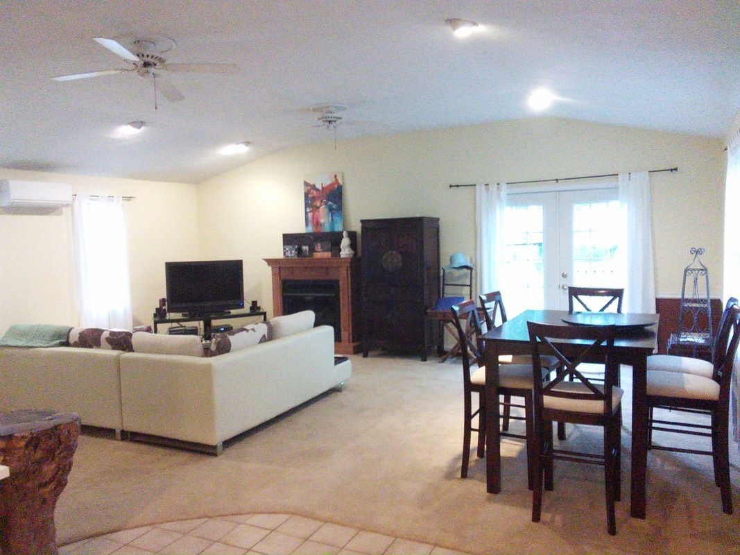 Building Photo - 4912 Upland Dr