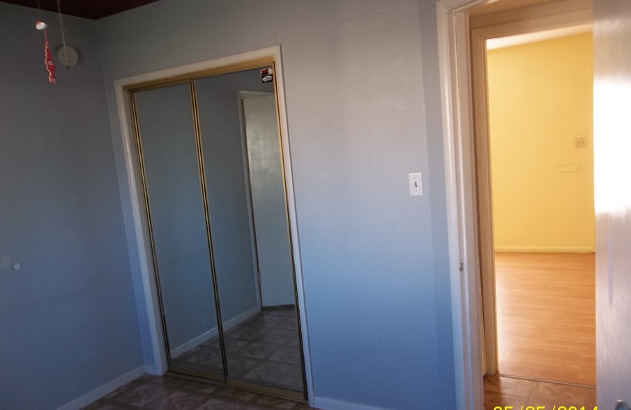 Building Photo - 300 Griffiths St