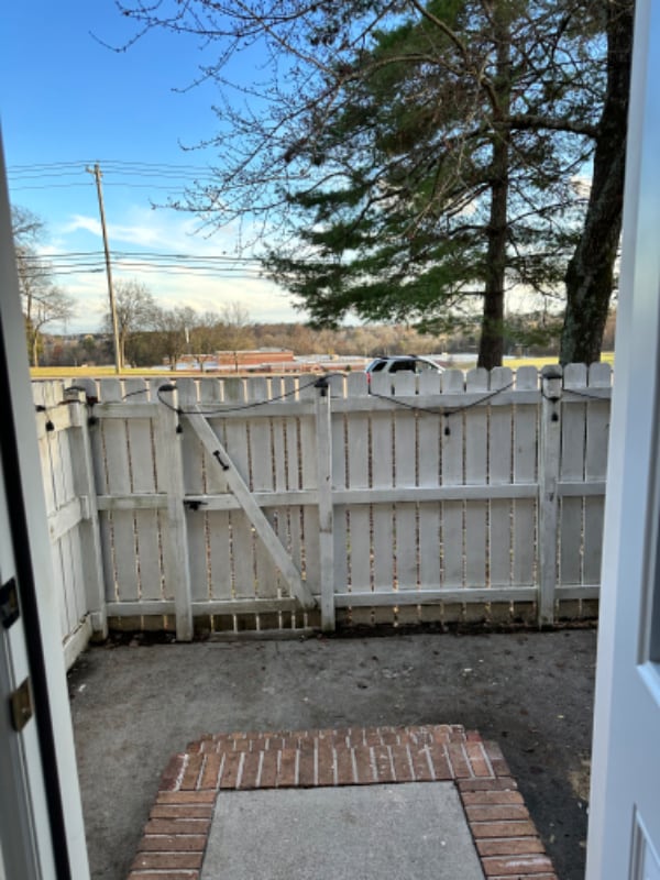 Building Photo - 487 Bramblewood Ln