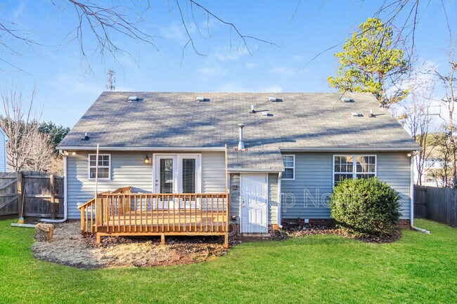 Building Photo - 7103 Thornaby Dr