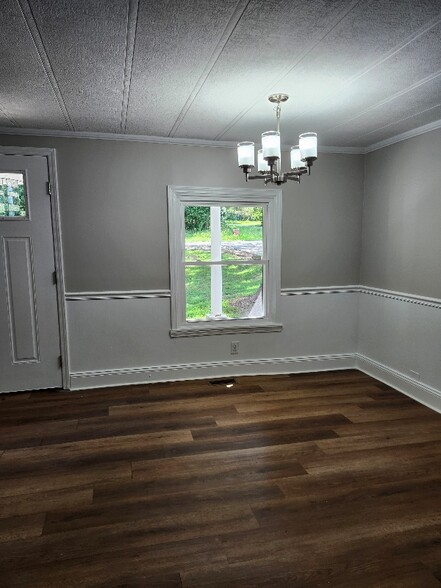 Building Photo - 401 McKenzie Dr