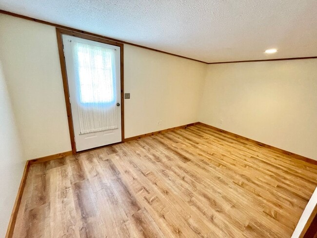 Building Photo - 3723 Shelburne Rd