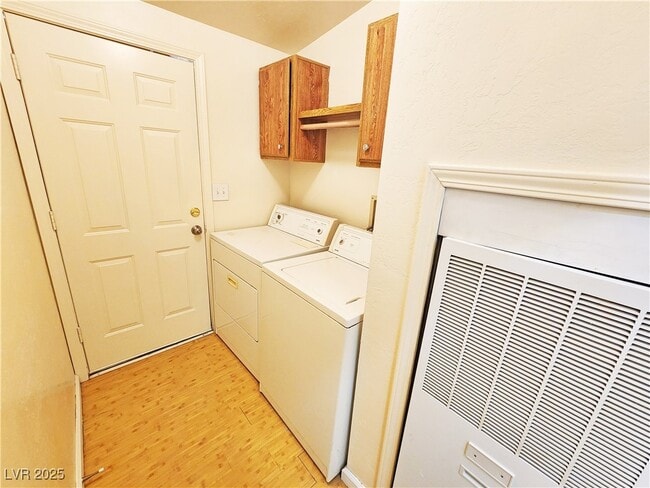 Building Photo - 1550 W Irons St