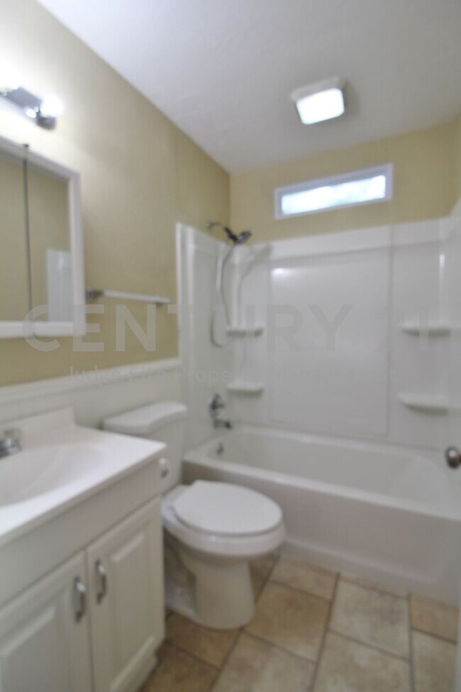 Building Photo - Charming 3/1/1 in Castleberry ISD For Rent!