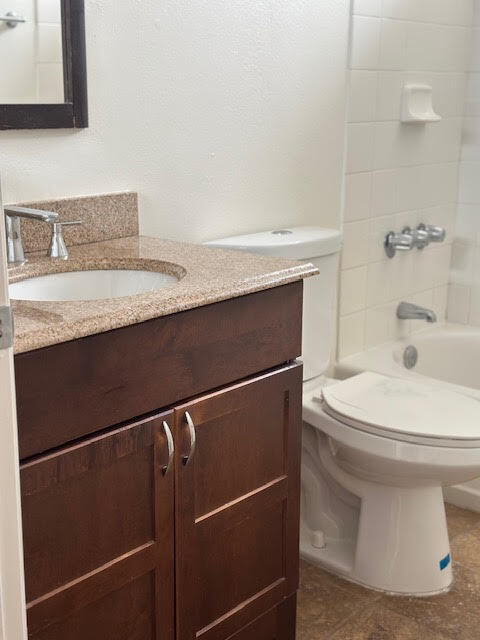 Guest Bathroom - 4370 Troost Ave