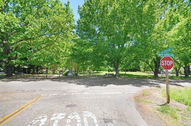 Building Photo - 9554 Los Guilicos Ave