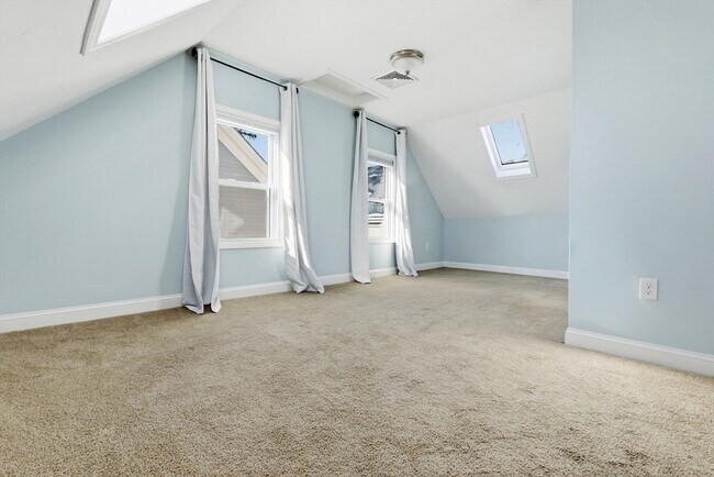 Building Photo - 21 Emerton St