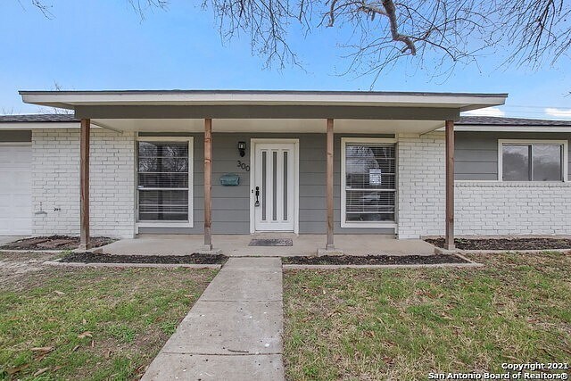 Building Photo - 300 Roanoke Dr