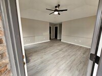 Building Photo - 100 North St