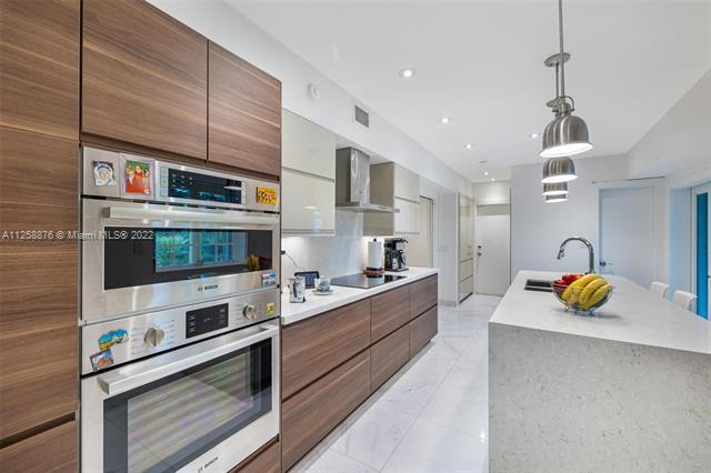 Building Photo - 11401 SW 72nd Plz