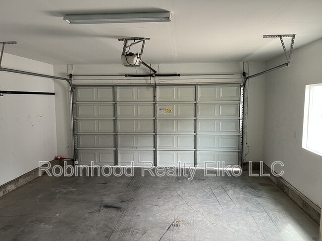 Building Photo - 214 Brookwood Dr