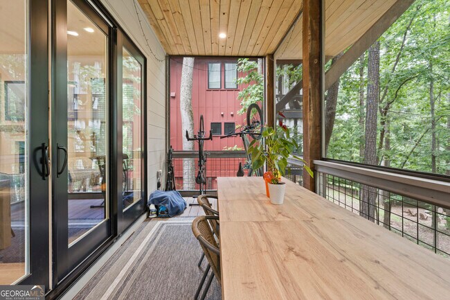 Building Photo - 110 Arcadia Ave