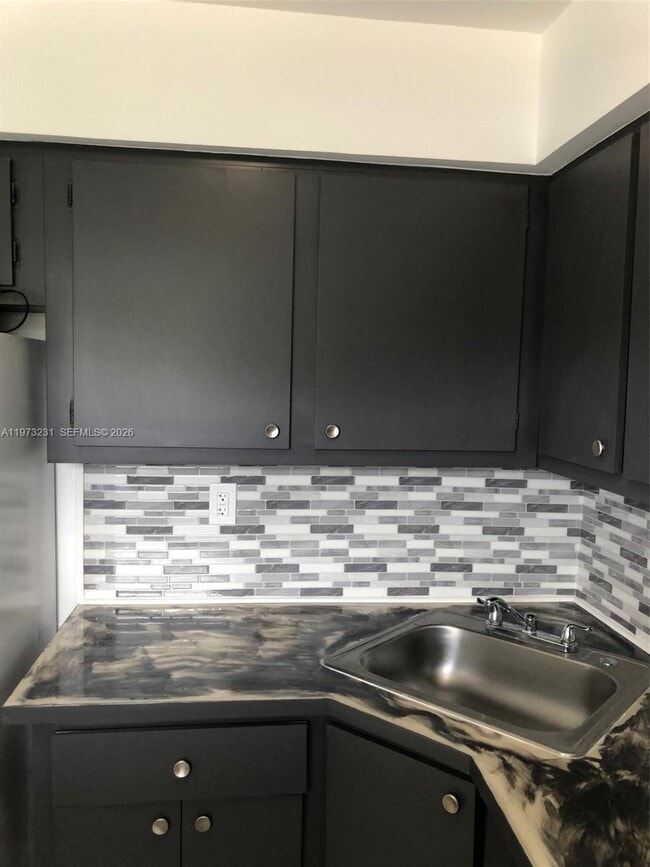 Building Photo - 17255 SW 95th Ave