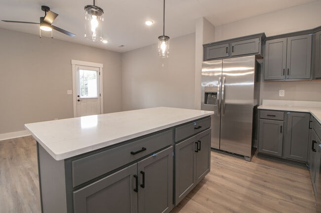Building Photo - 1604 Jonathan Wade Cir