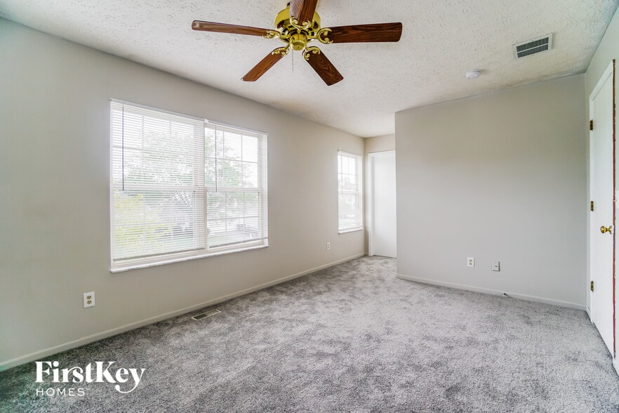 Building Photo - 5951 Ocala Ct