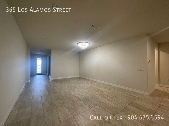 Building Photo - 365 Los Alamos St