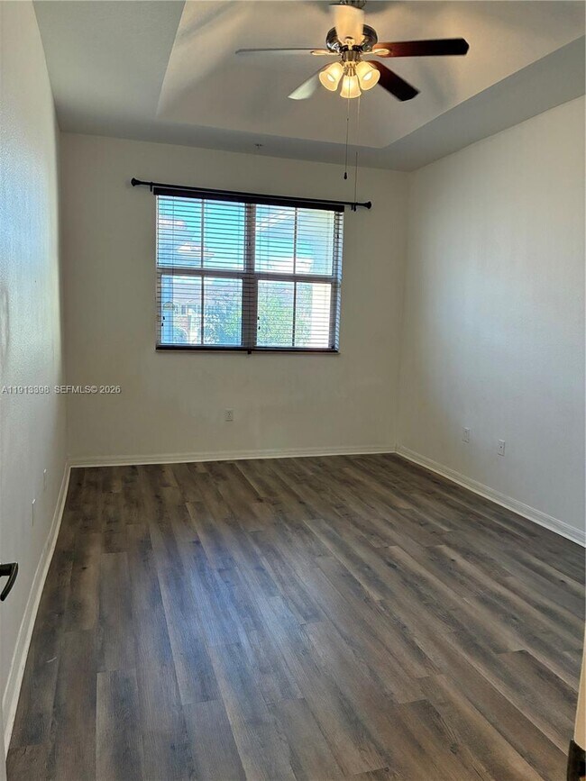 Building Photo - 8999 NW 107 Ct