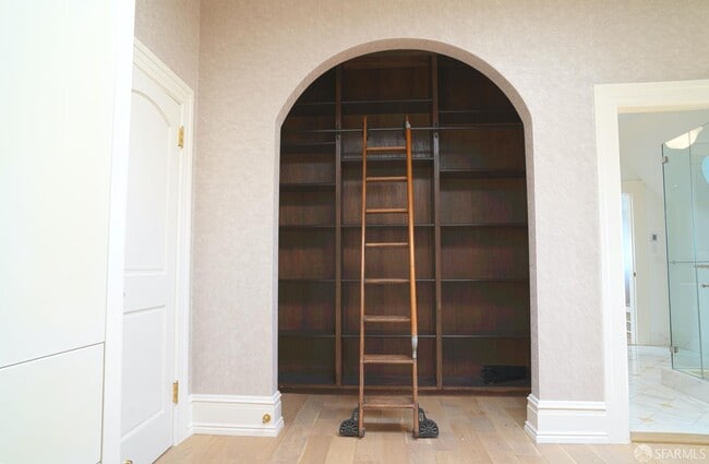 Building Photo - 2505 Divisadero St