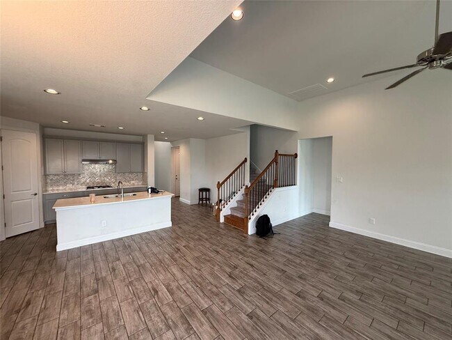 Building Photo - 5709 Fresno Ave