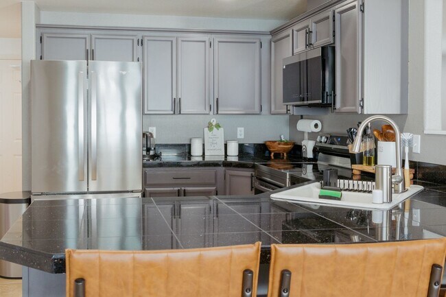 Building Photo - 509 Chelan Ave