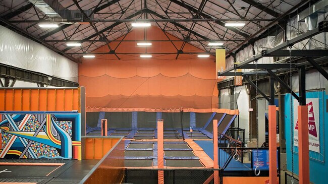 Building Photo - 728 Johnson Ave