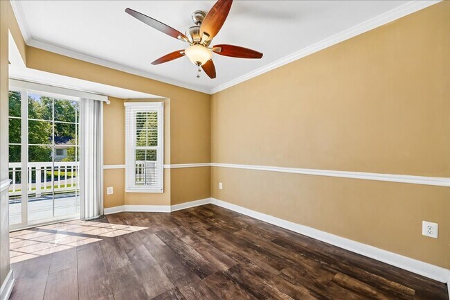 Building Photo - Luxury Townhome at Lake Linganore