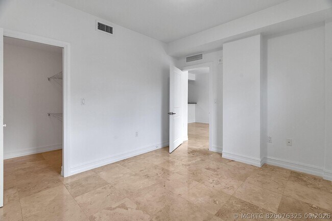 Building Photo - 1650 Galiano St