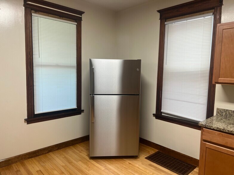 New stainless steel refrigerator - 3748 W Lyndale St