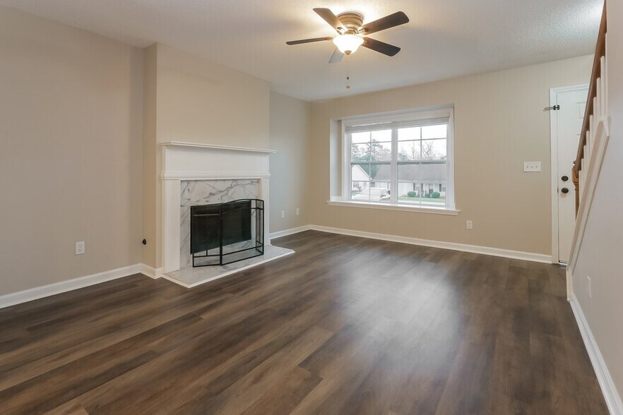 Building Photo - 11195 Knotty Pine Pl