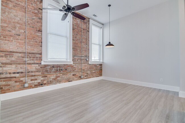 Building Photo - 2 Bedroom 1 Bath Apartment in Harlem