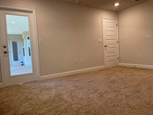 Building Photo - 5236 NW Iredell St