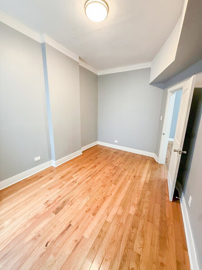 Building Photo - 438 E 49th St