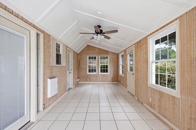 Building Photo - 2510 Bicors Dr