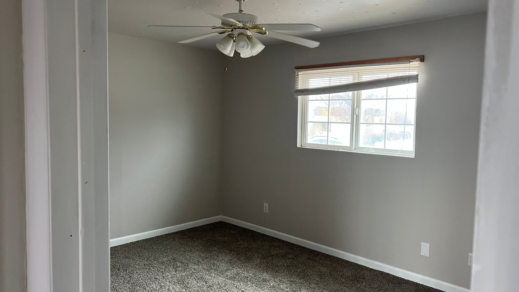 Building Photo - 3708 Sierra Vista Dr