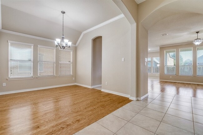 Building Photo - 704 Thetford Ln