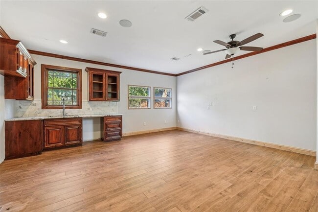 Building Photo - Incredible Unique Downtown Estate