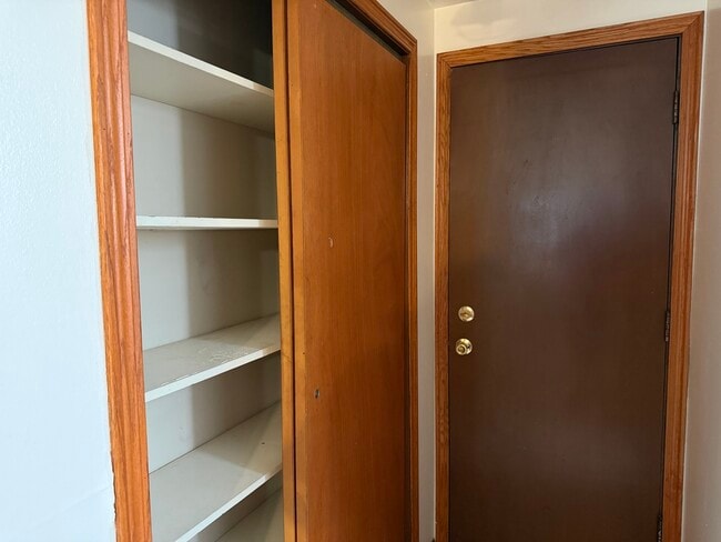 Building Photo - 7226 W 63rd Pl