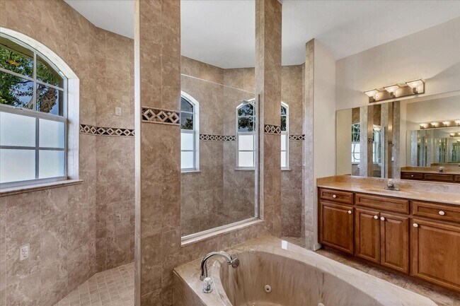 Building Photo - Beautiful and Spacious Rotonda West POOL home.