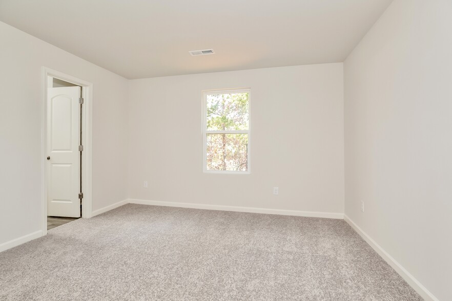 Building Photo - 6402 Century Ln