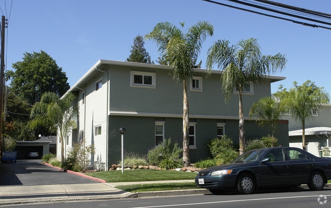 Building Photo - Middle Park Apartments