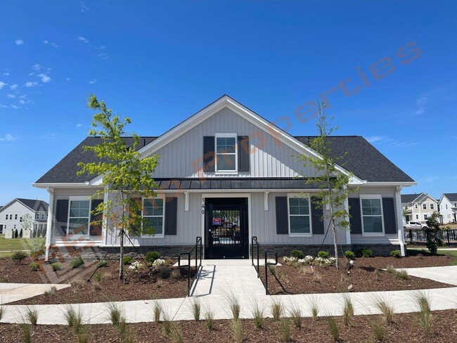 Building Photo - Modern 4 Bedroom, 2.5 Bathroom Home with F...