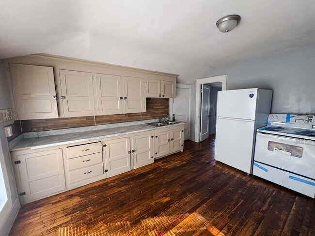 Building Photo - FSC LLC