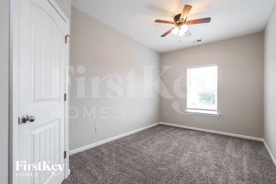 Building Photo - 129 Rainhill Station Dr