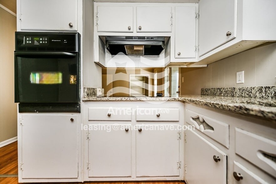 Building Photo - 6611 Perkins Cir