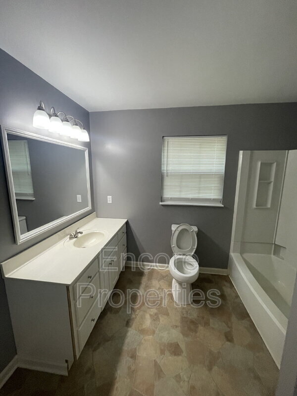 Building Photo - 211 Indigo Dr